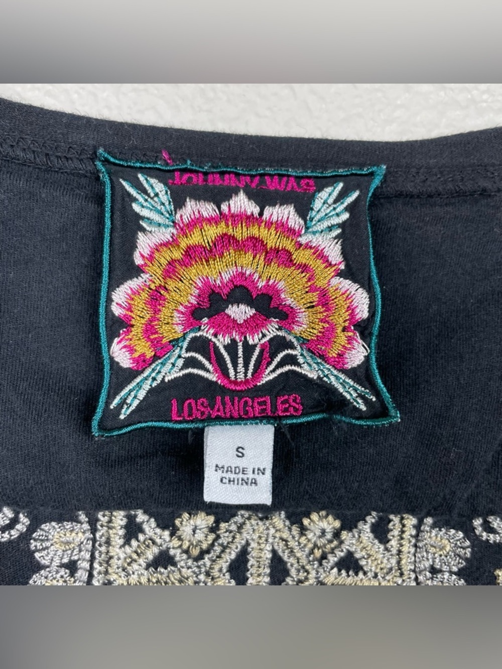 Johnny Was Women's Small Black Short Sleeve Embroidered V-Neck Tunic Top Boho - Picture 3 of 16